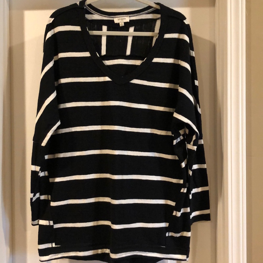 Black and white stripe top